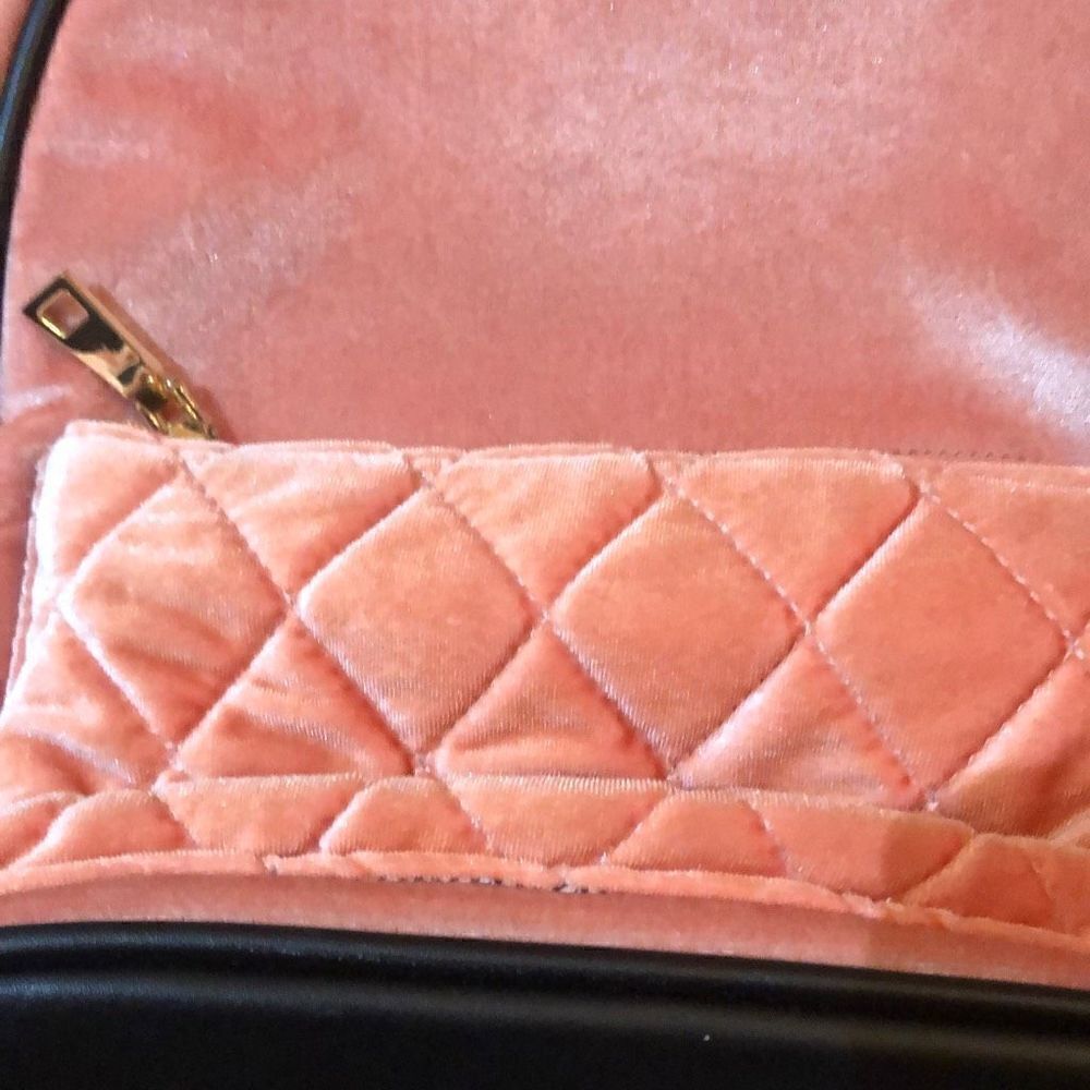 Peach velvet, backpack with black faux leather - Picture 2 of 6